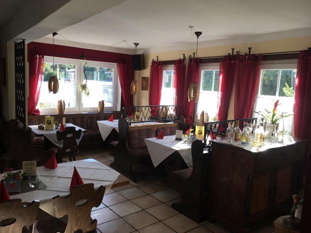 Zum Weissen Ross Hotel Nidda Exterior photo